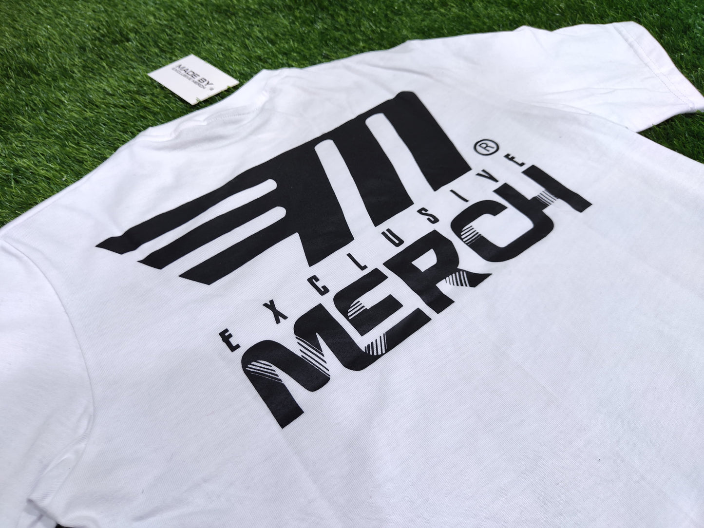 EXCLUSIVE MERCH SIGNATURE T-SHIRTS