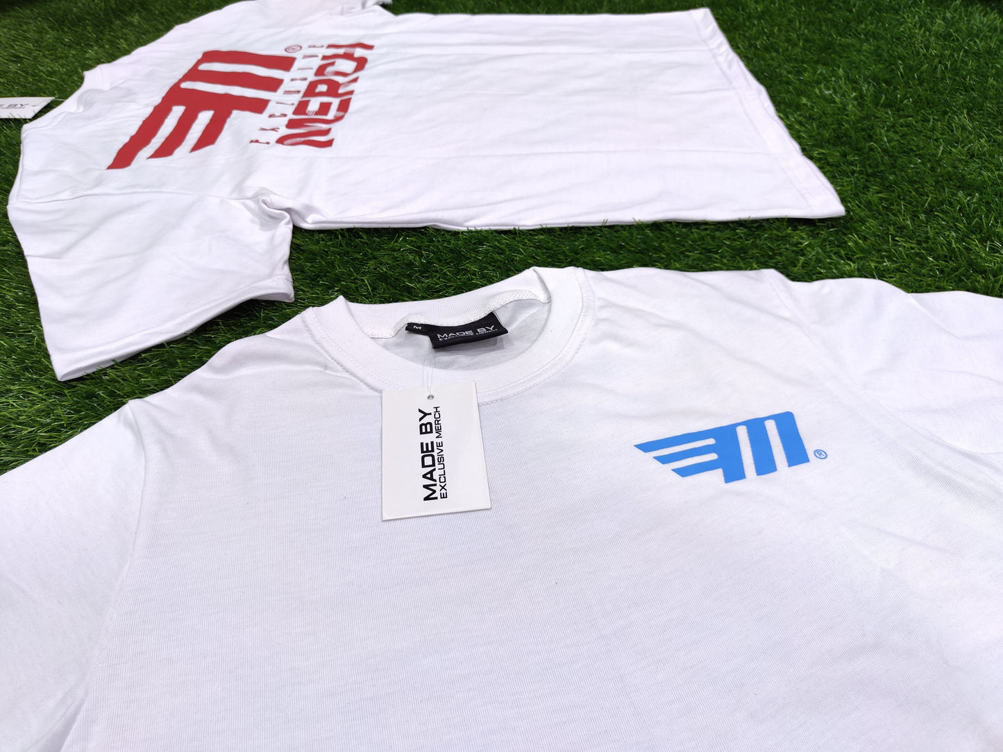 EXCLUSIVE MERCH SIGNATURE T-SHIRT